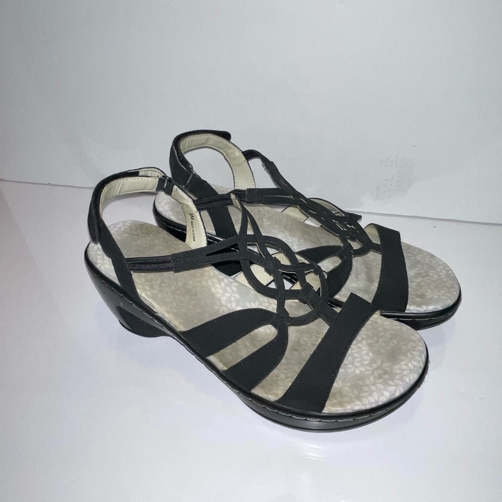 JBU black sandals size 9M